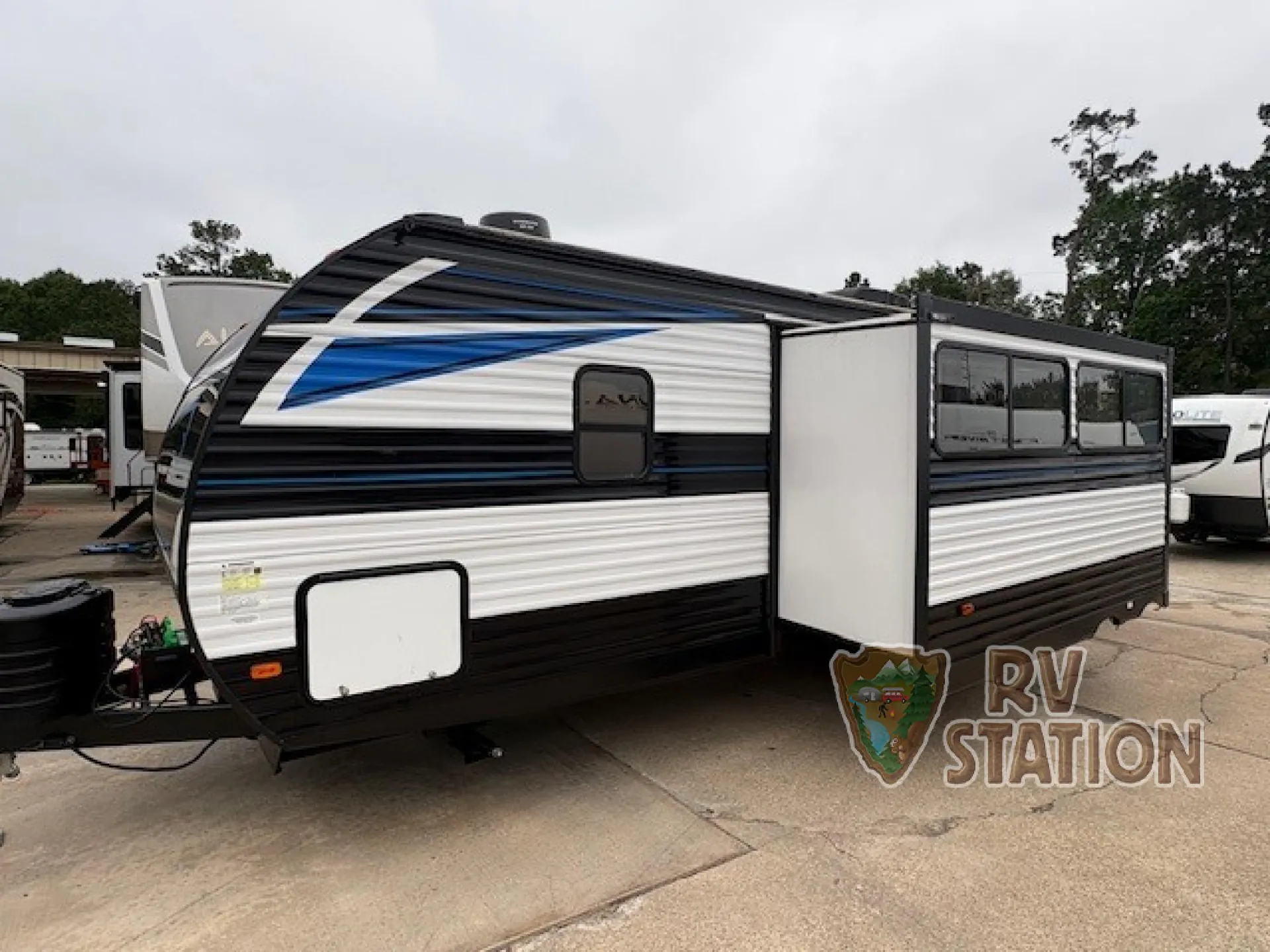 2024 Heartland Prowler 302BHX - Photo 3