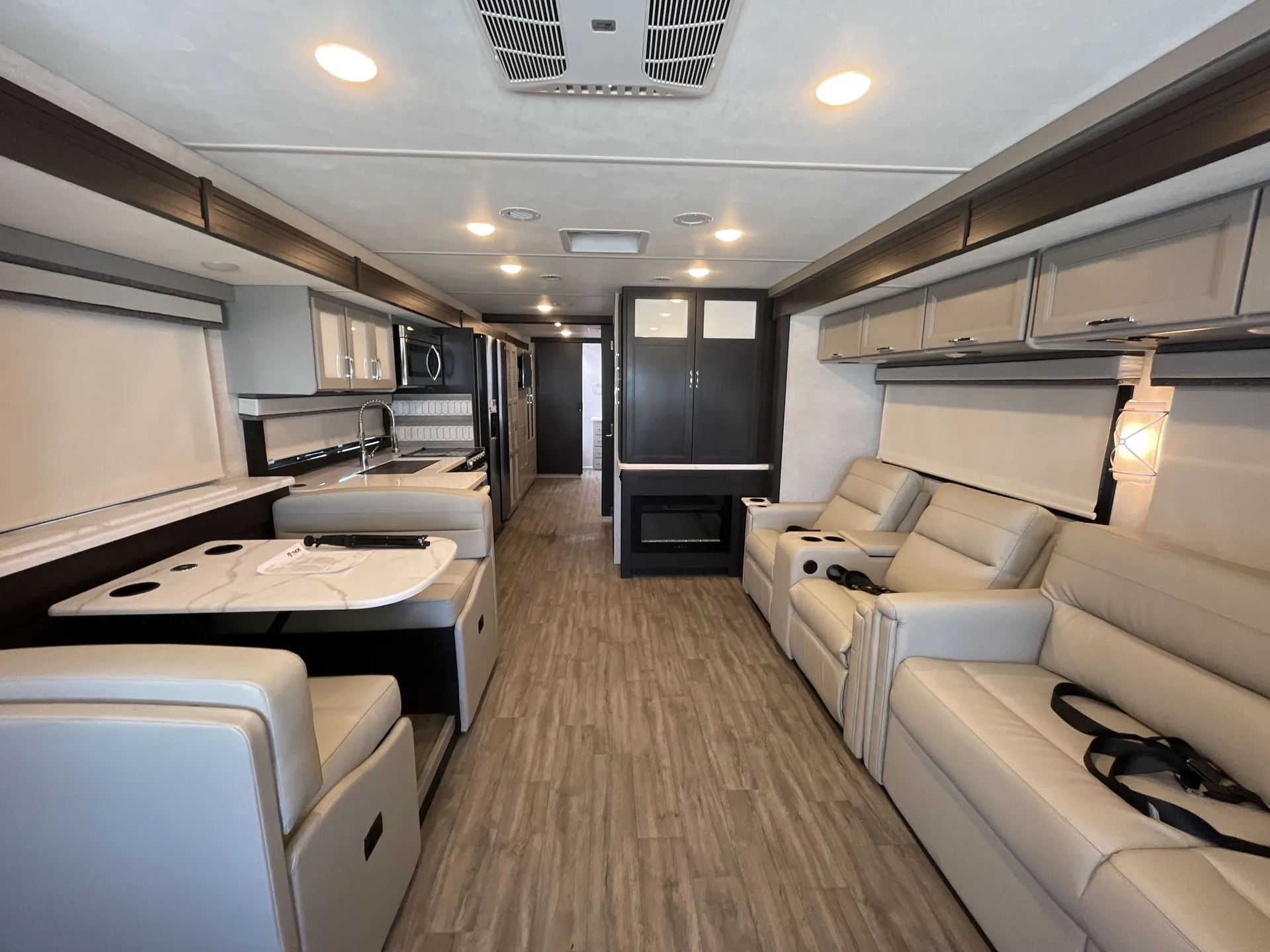 2026 Thor Motor Coach Indigo HH36 — living area main