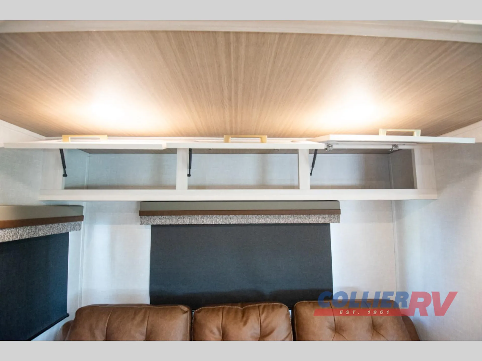 2024 Forest River Grand Surveyor 268FKBS — Photo 7
