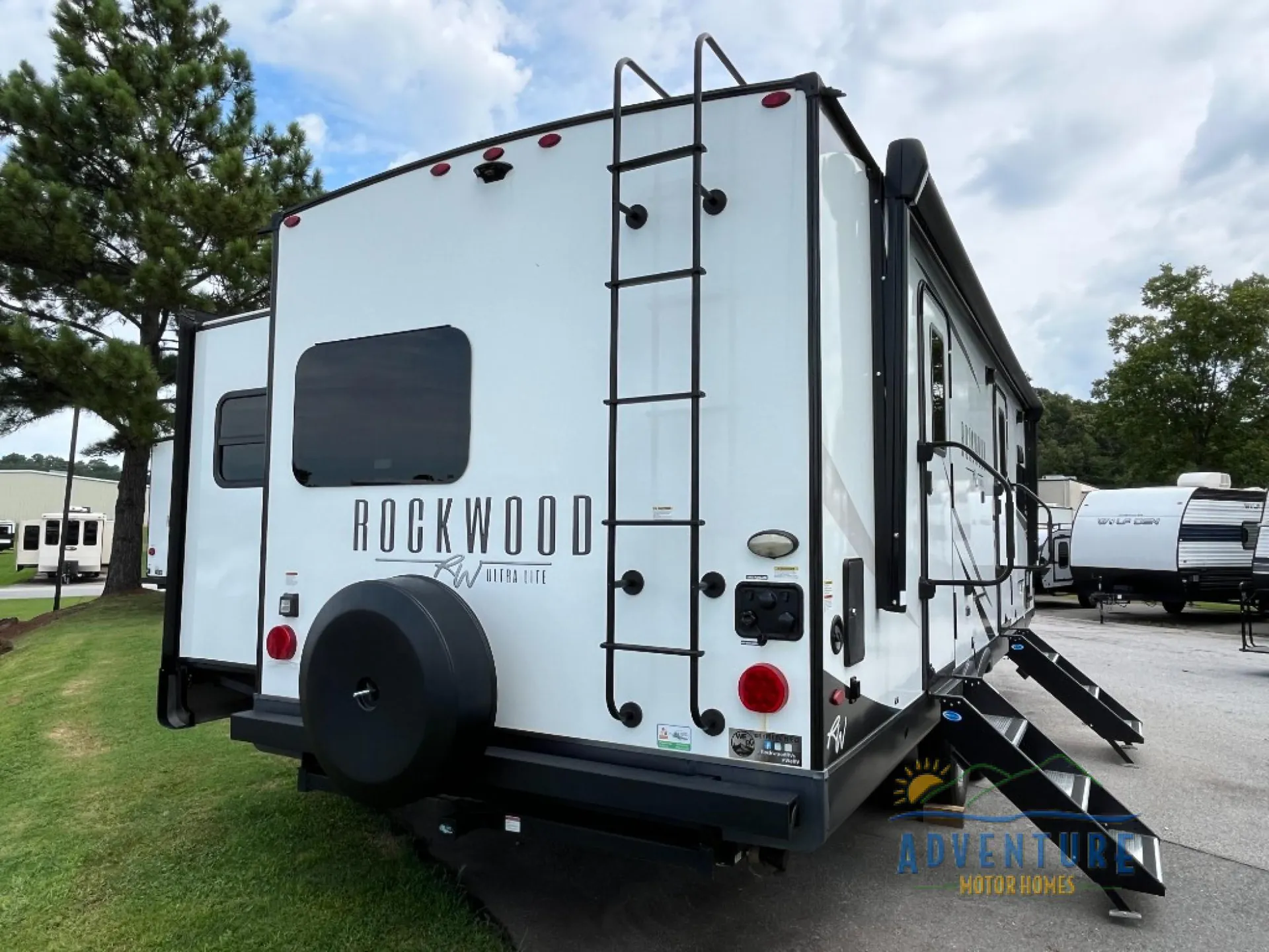 2023 Forest River Rockwood Ultra Lite 2608BS — Photo 5