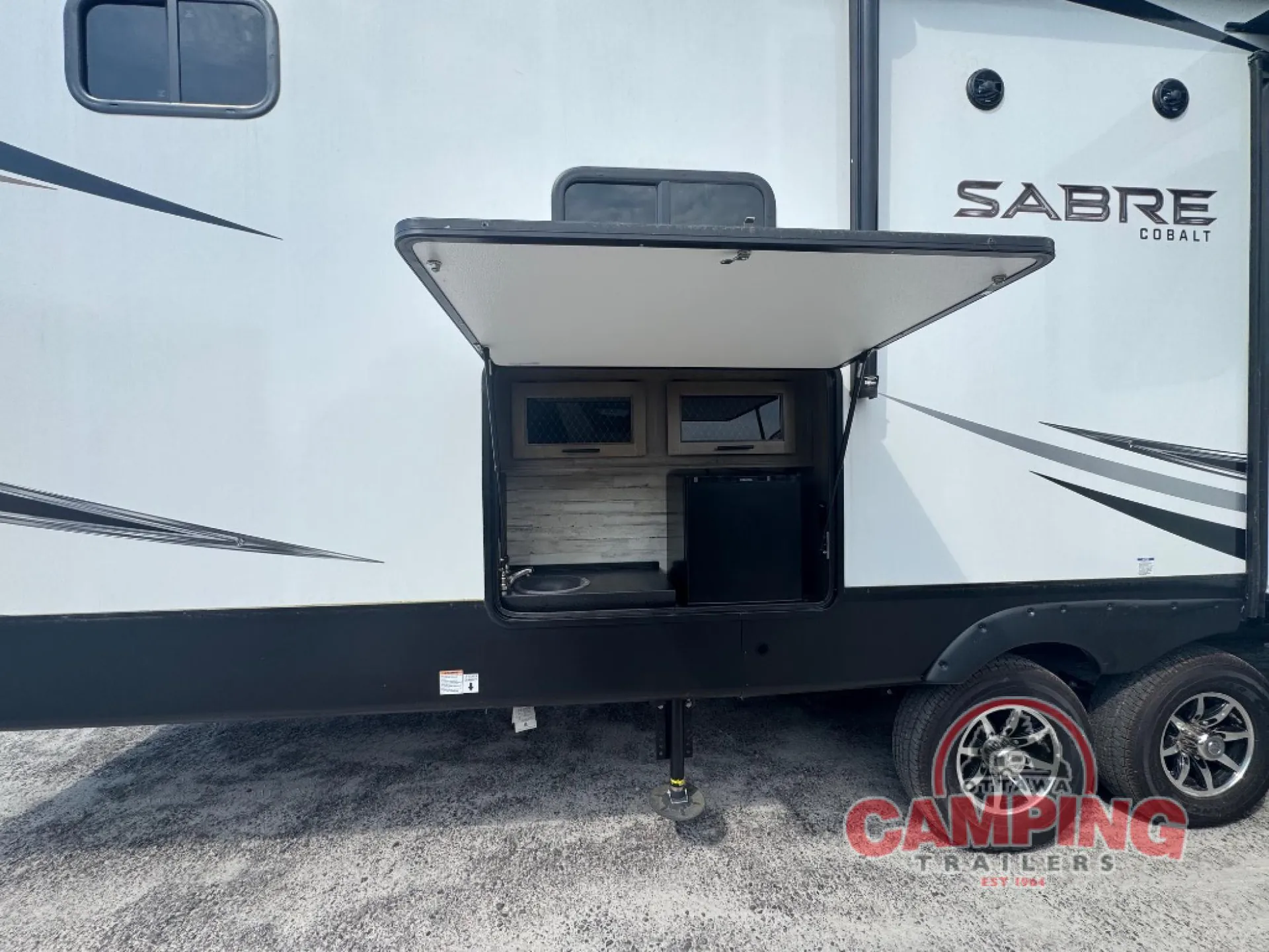 2023 Forest River Sabre 37FLH - Photo 4