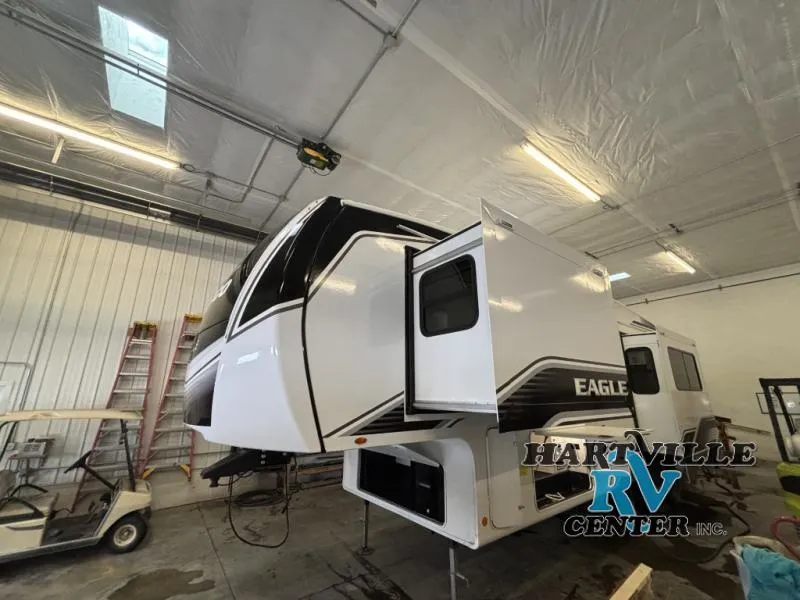2026 Jayco Eagle 365UKTS - Photo 3