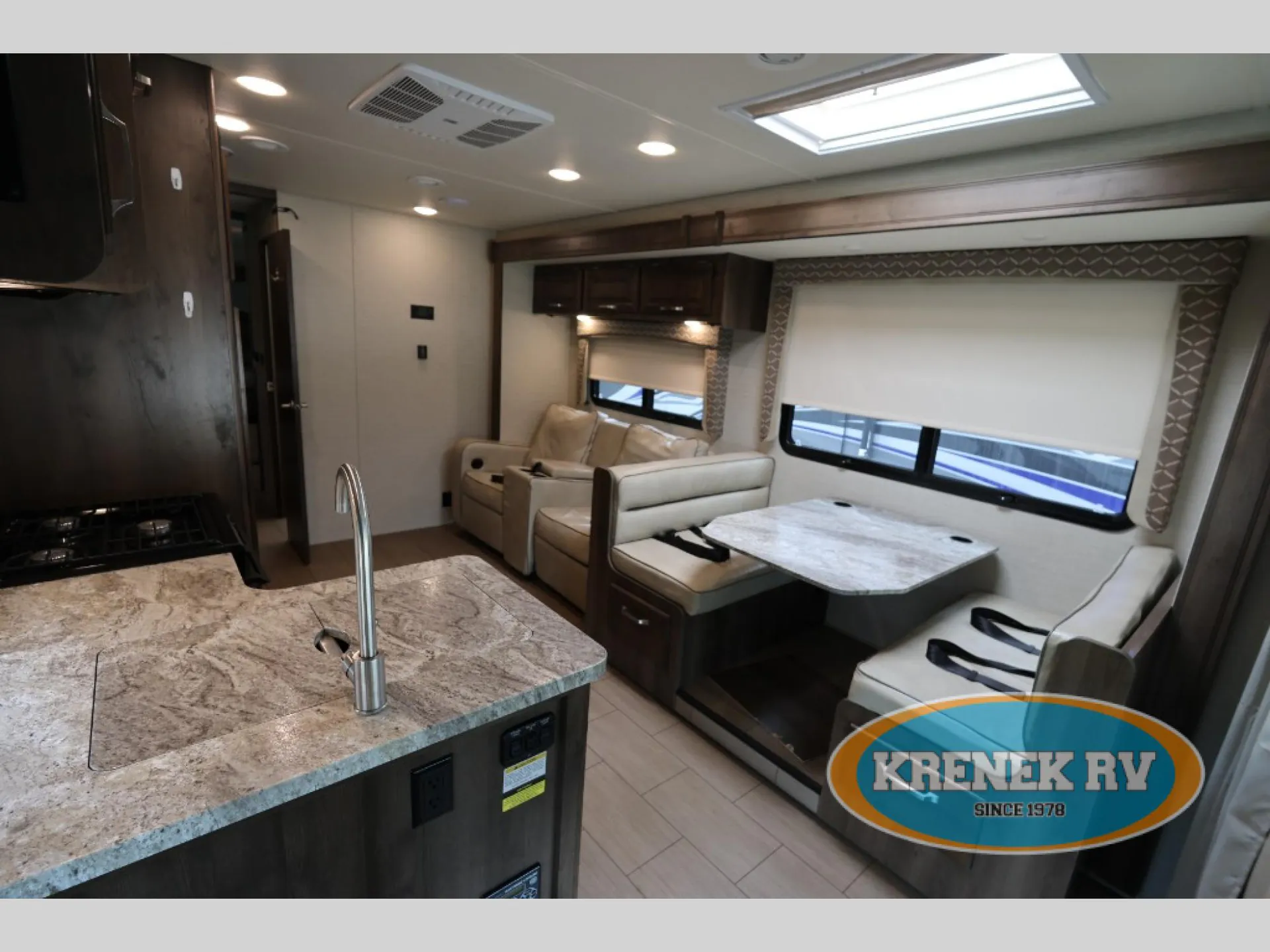 2019 Jayco Greyhawk 30Z - Photo 2