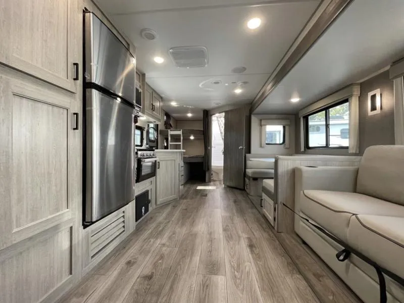 2027 Coachmen Catalina Legacy Edition 263BHSCK - Photo 4