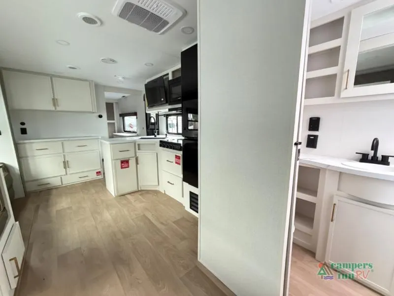 2026 Grand Design Transcend 335BHT - Photo 4