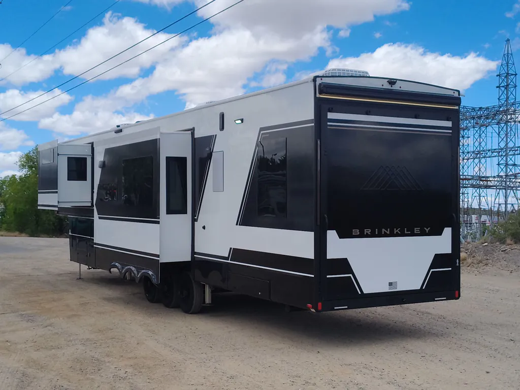 2026 Brinkley Model G 4150, Photos photo 3
