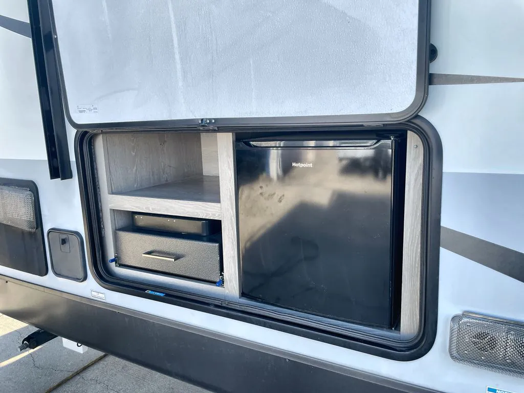 2021 Forest River Flagstaff Micro Lite 25FKS, Photos photo 6