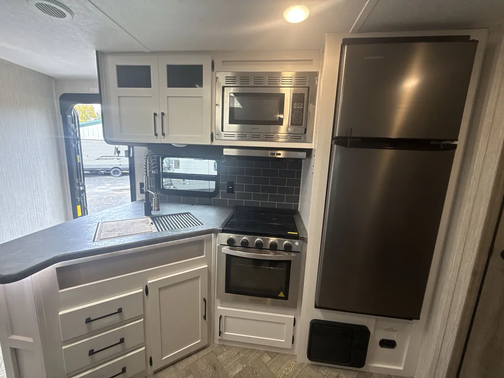 2022 Forest River Puma 32BHQS, Photos photo 9