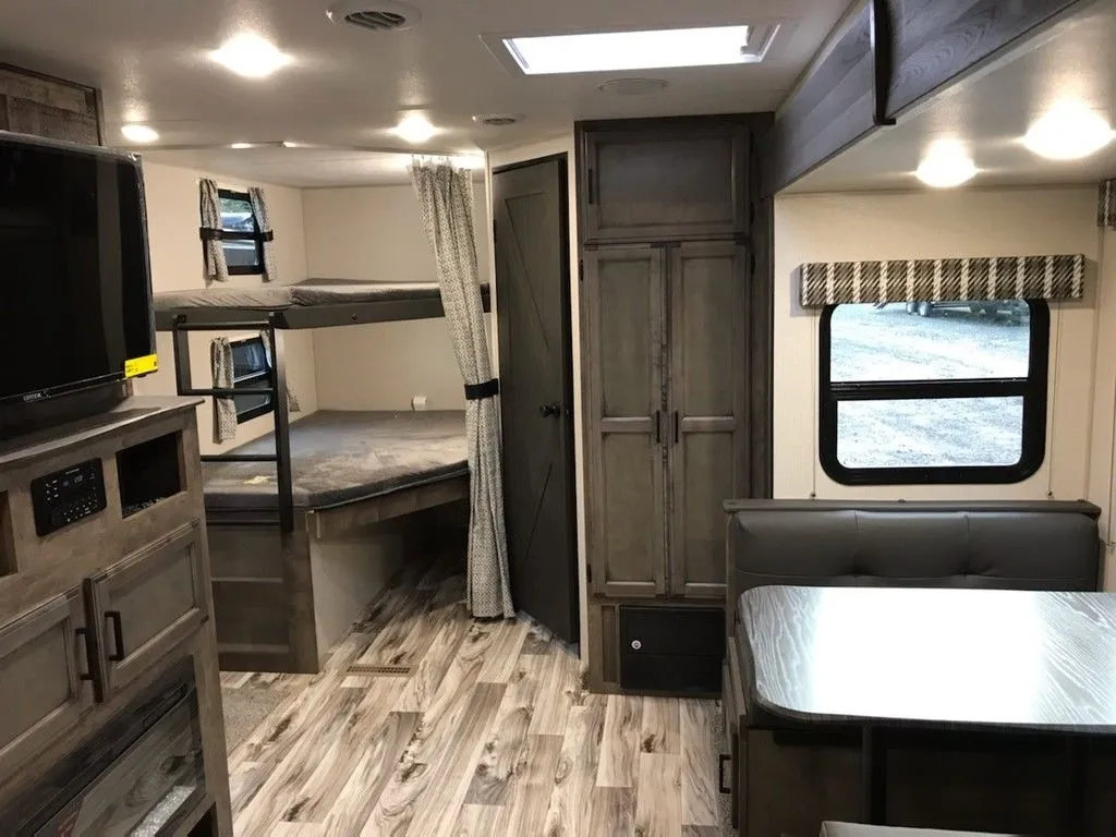 2024 Venture RV Stratus SR261VRB - Photo 4