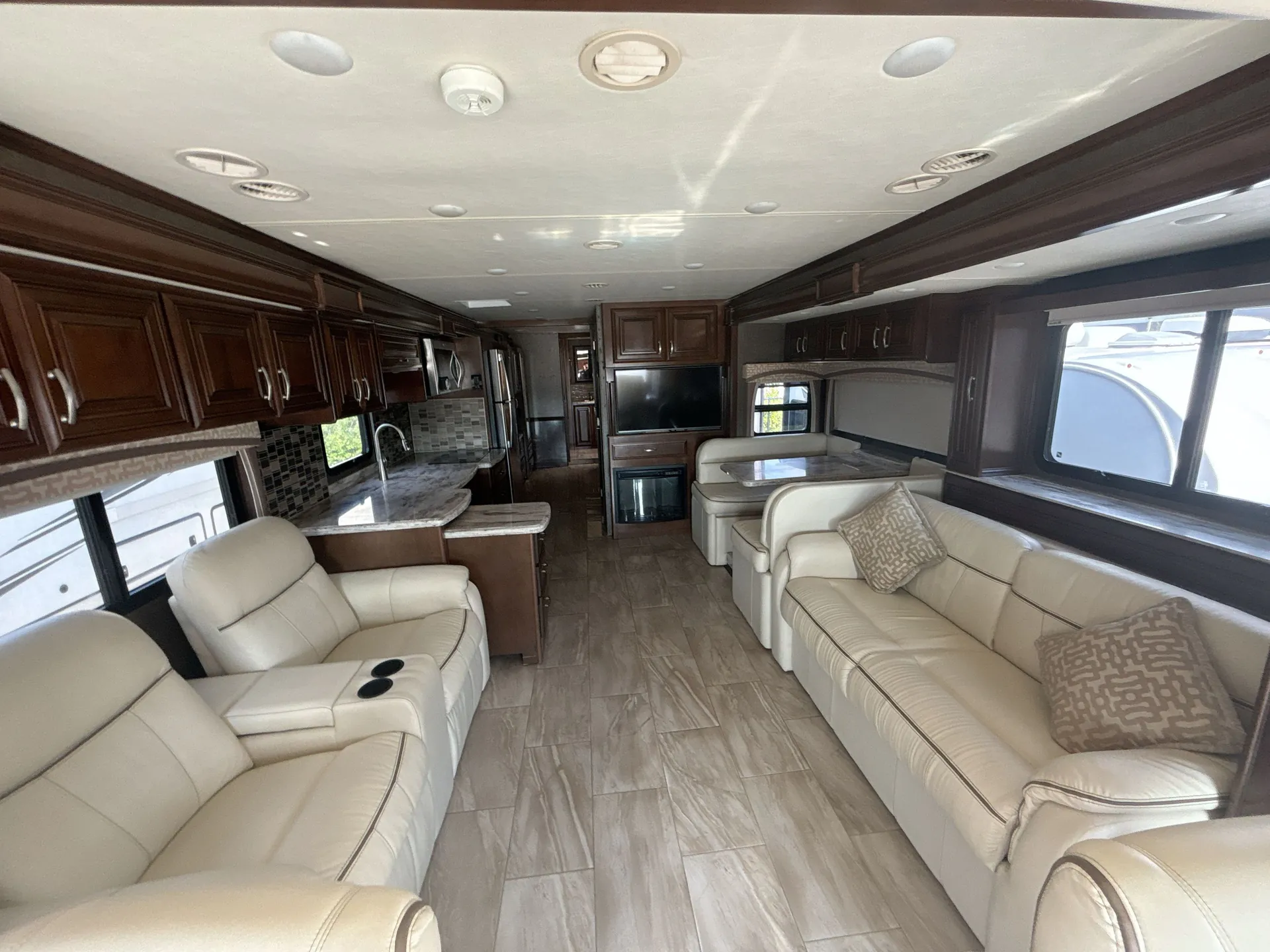 2017 Thor Motor Coach Aria 3901 — living area main