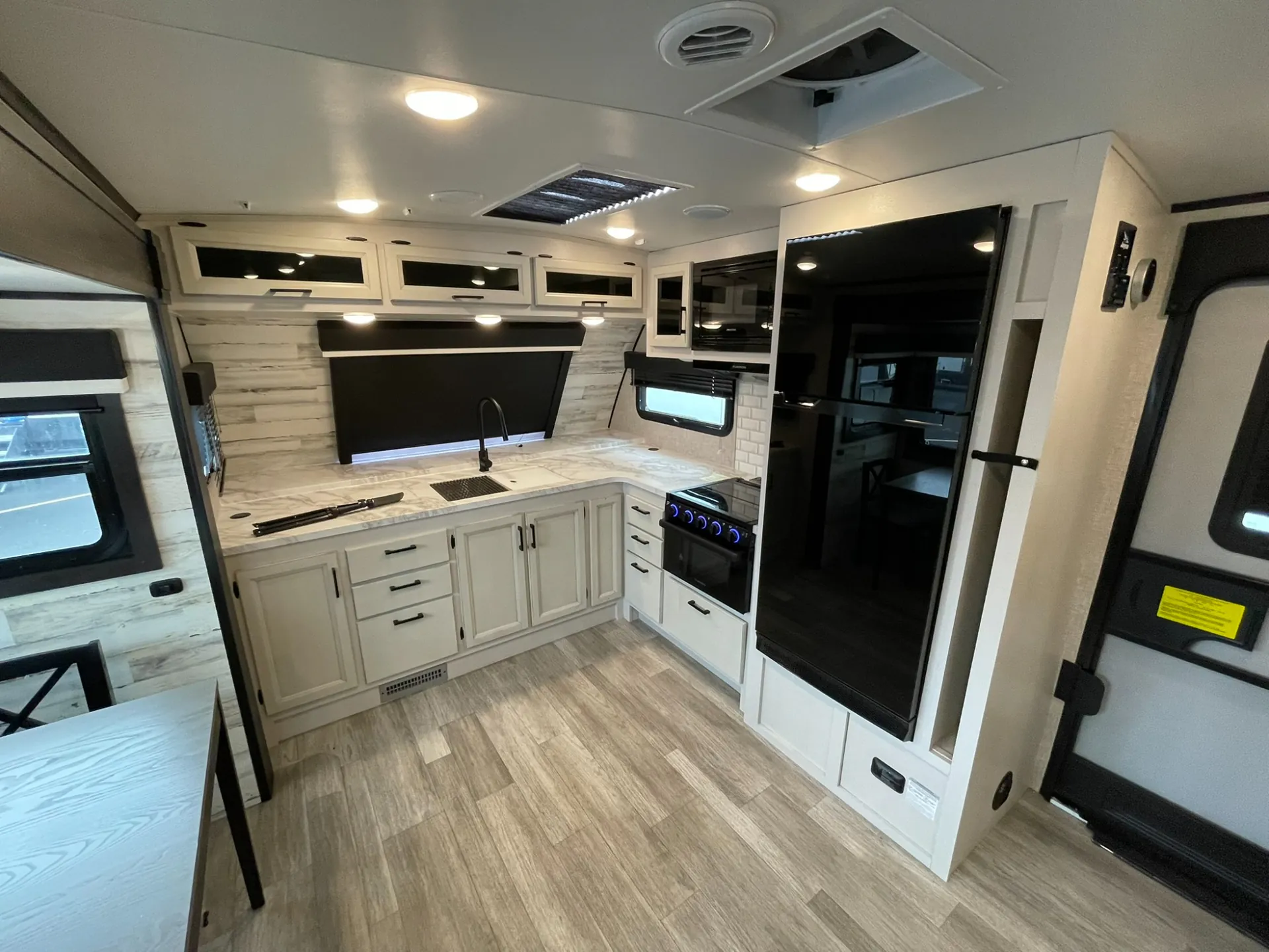 2023 Jayco White Hawk 26FK - Photo 4