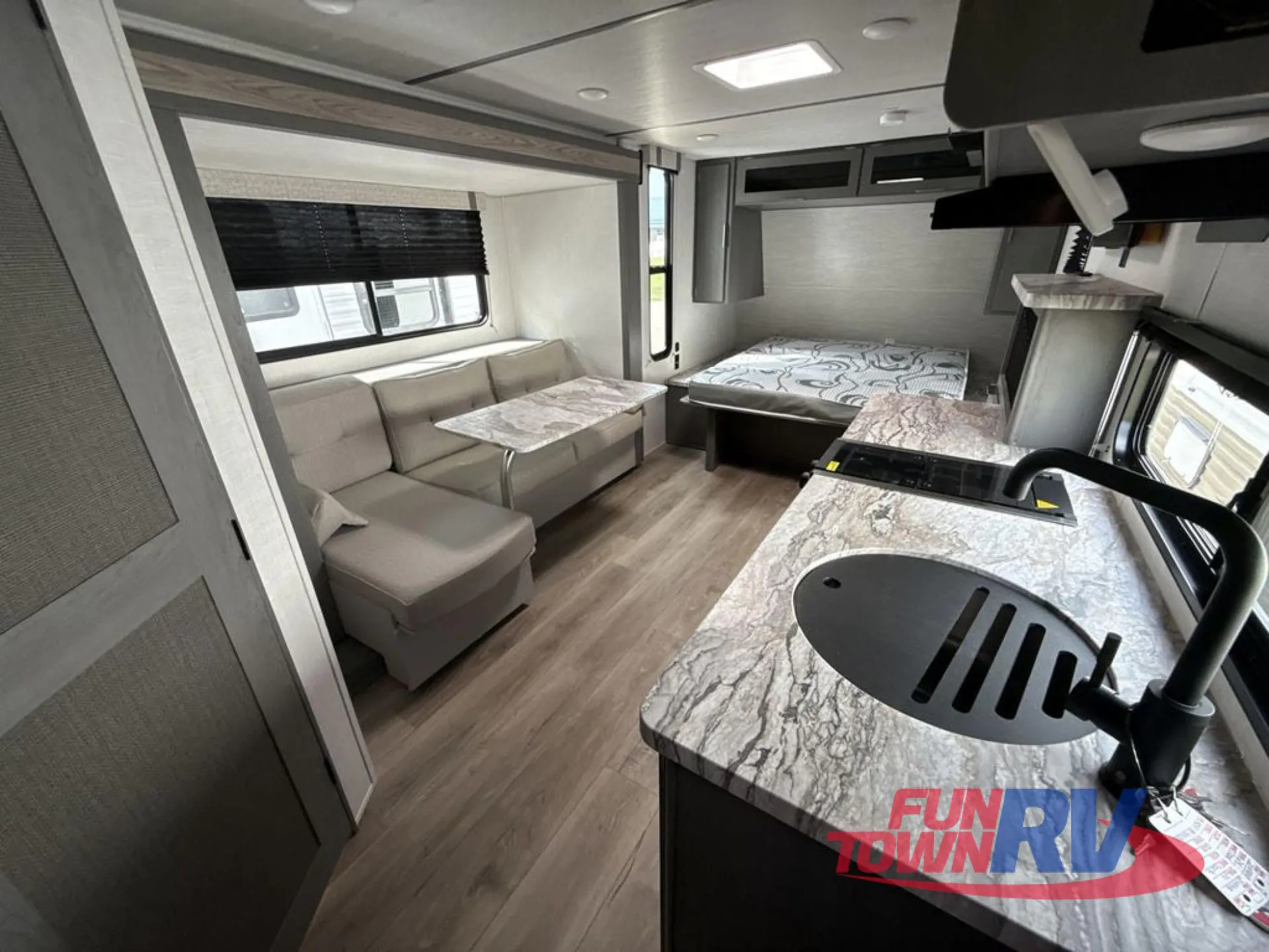 2024 Forest River Ozark 1800QS — Photo 7