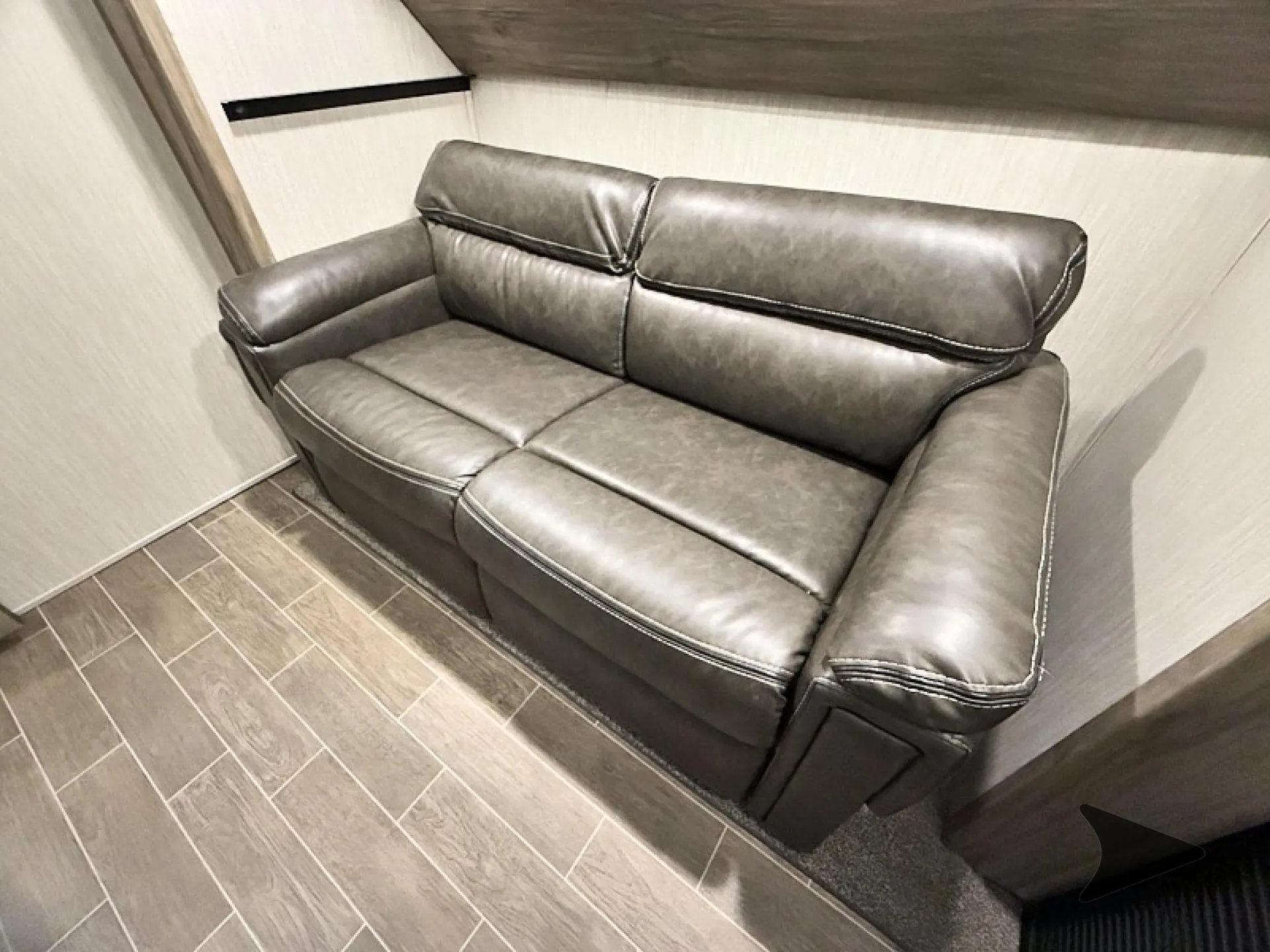 2021 Forest River Cherokee Arctic Wolf 3660 SUITE - Photo 3