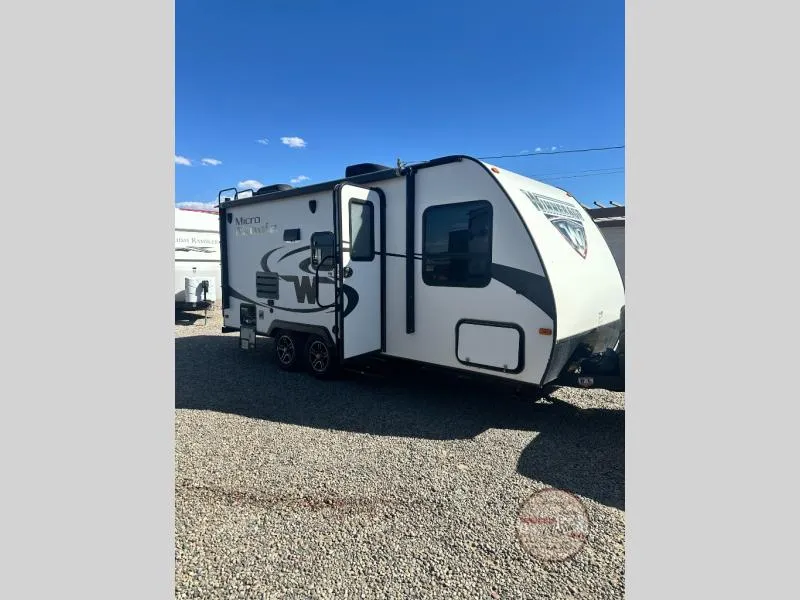 2018 Winnebago Micro Minnie 2106FBS - Photo 3