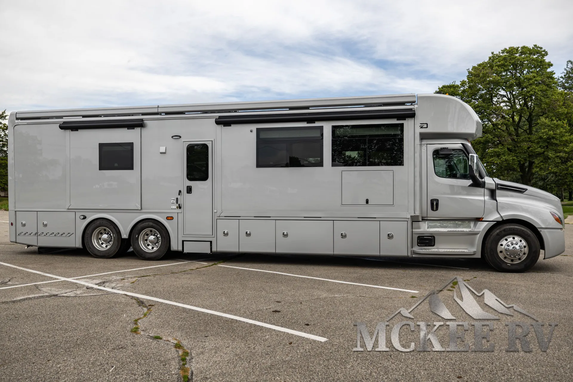 2027 Dynamax Corp Grand Sport 45CB - Photo 3