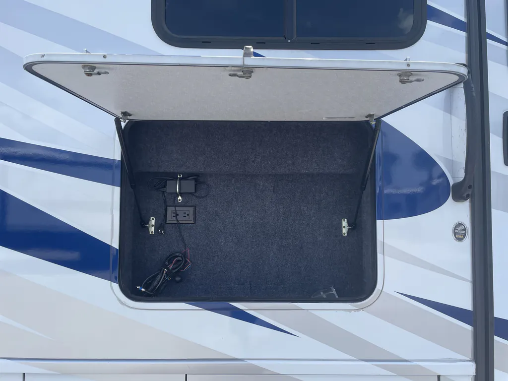 2018 Tiffin Wayfarer 24 TW, Photos photo 5