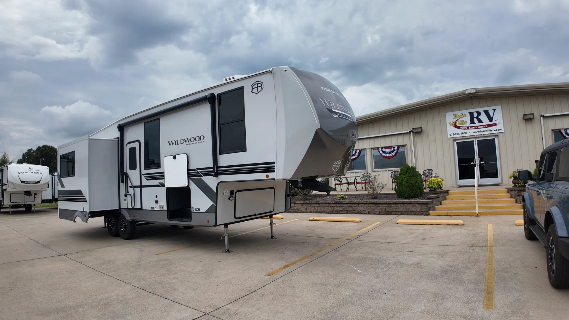 2027 Forest River Wildwood Heritage Glen 286RL dealer photo 1 from Kris Willis RV