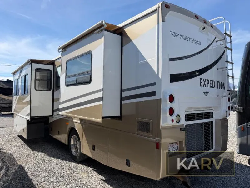 2006 Fleetwood RV Expedition 37U - Photo 3