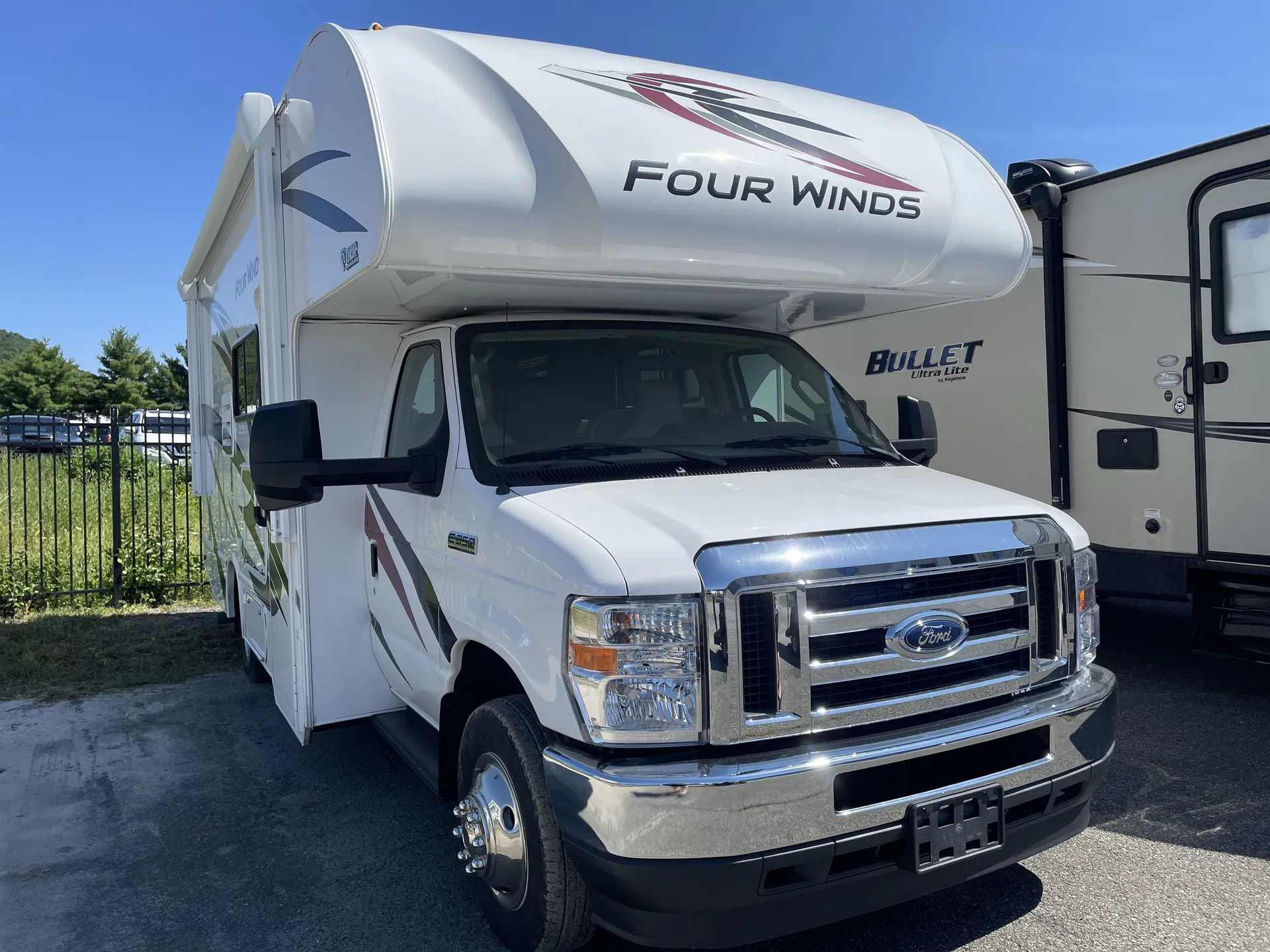 2023 Thor Motor Coach Four Winds 22B - Photo 2