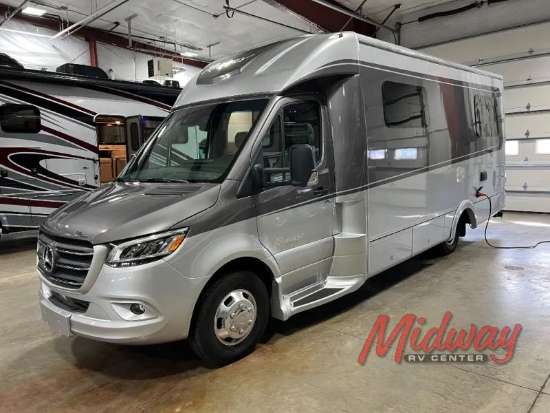 2023 Regency RV Ultra Brougham UB25TB - Photo 2
