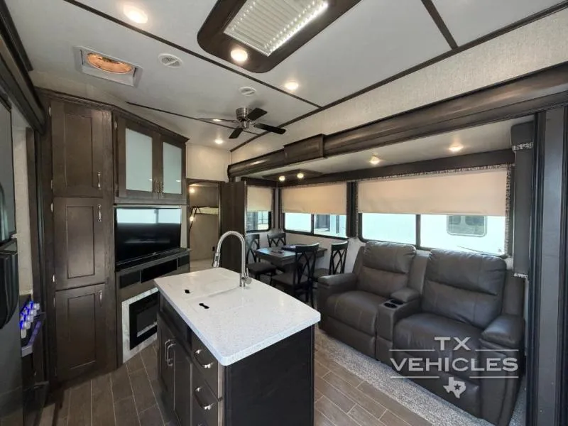 2020 Keystone Montana High Country 362RD - Photo 2