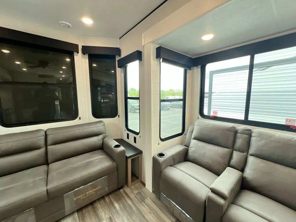 2026 Jayco Jay Flight Bungalow 401FLTS DS, Photos photo 9