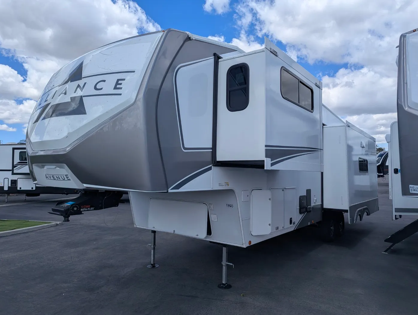 2026 Alliance RV Avenue 32RLS - Photo 3