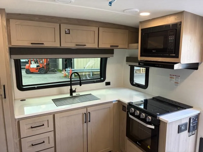 2026 Forest River Rockwood Mini Lite 2506FK - Photo 4