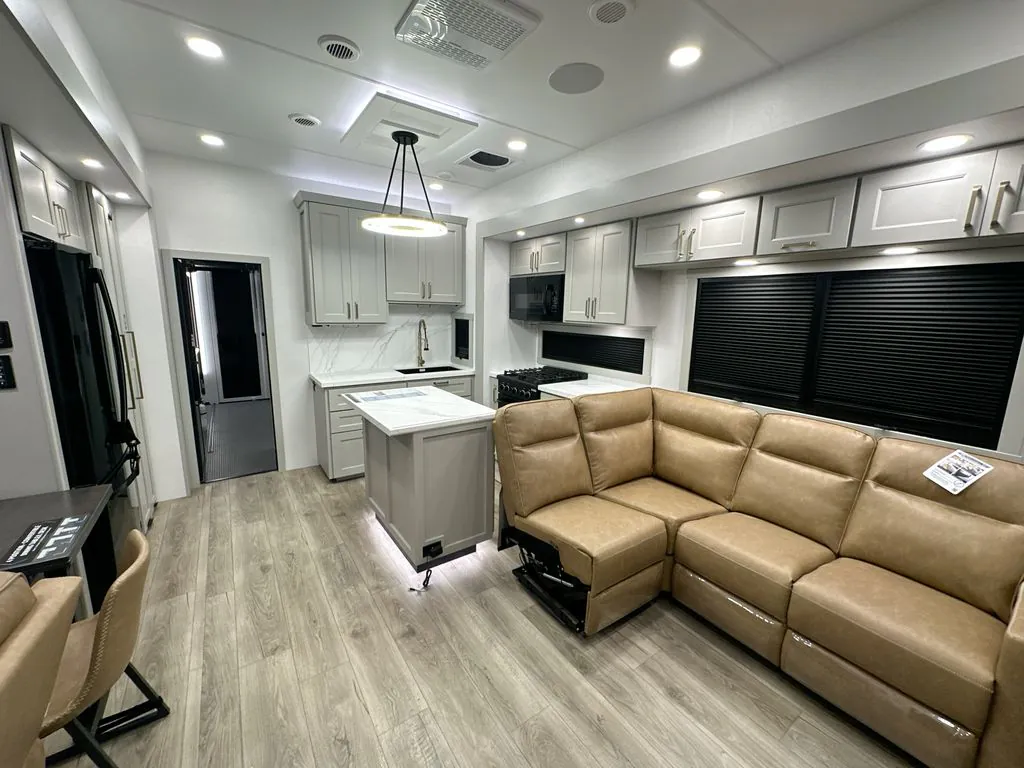 2026 Brinkley Model G 3970, Photos photo 16