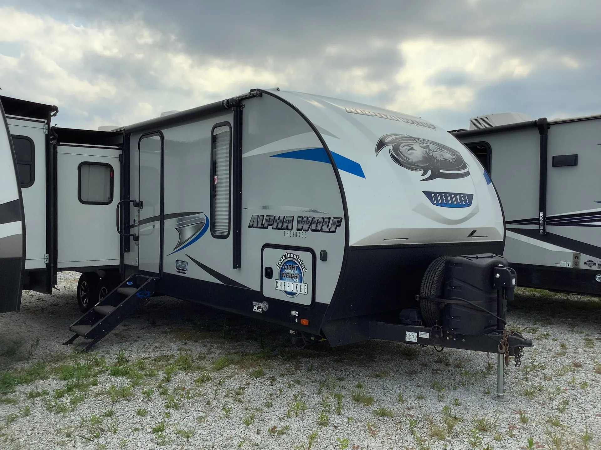 2020 Forest River Cherokee Alpha Wolf 26RL-L - Photo 2