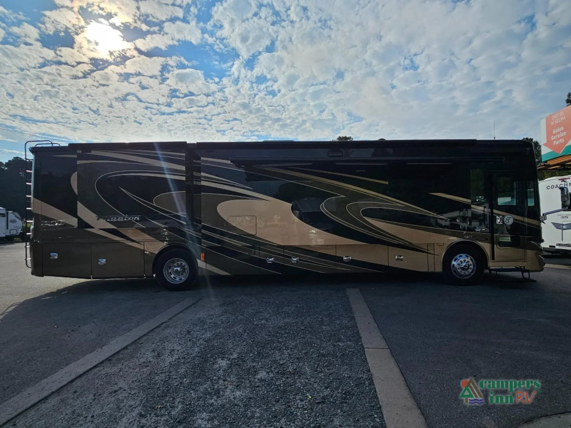 2016 Tiffin Phaeton 40 AH - Photo 3