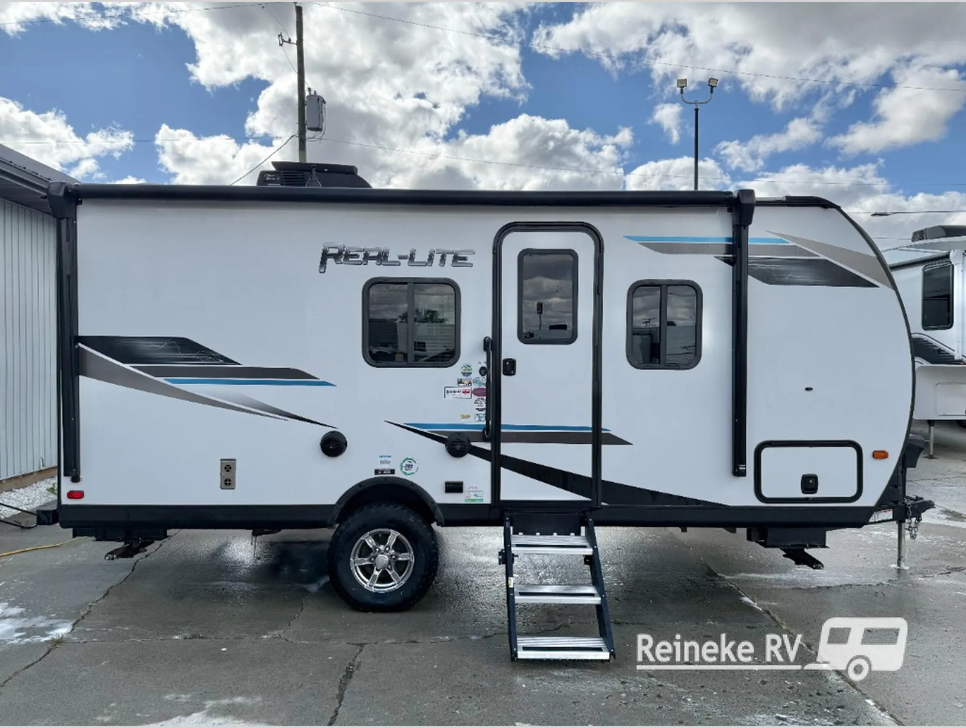 2022 Palomino Real-Lite Mini RL186 - Photo 2