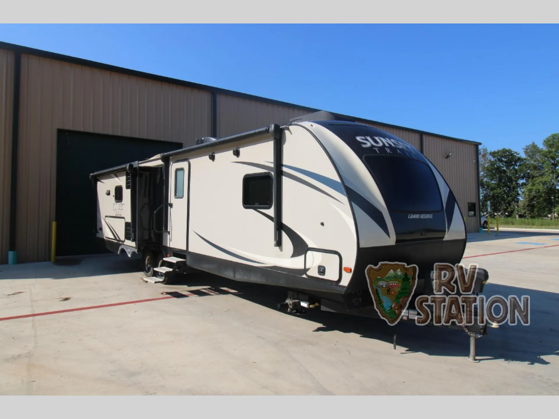 2017 CrossRoads Sunset Trail Grand Reserve 33SI - Photo 2