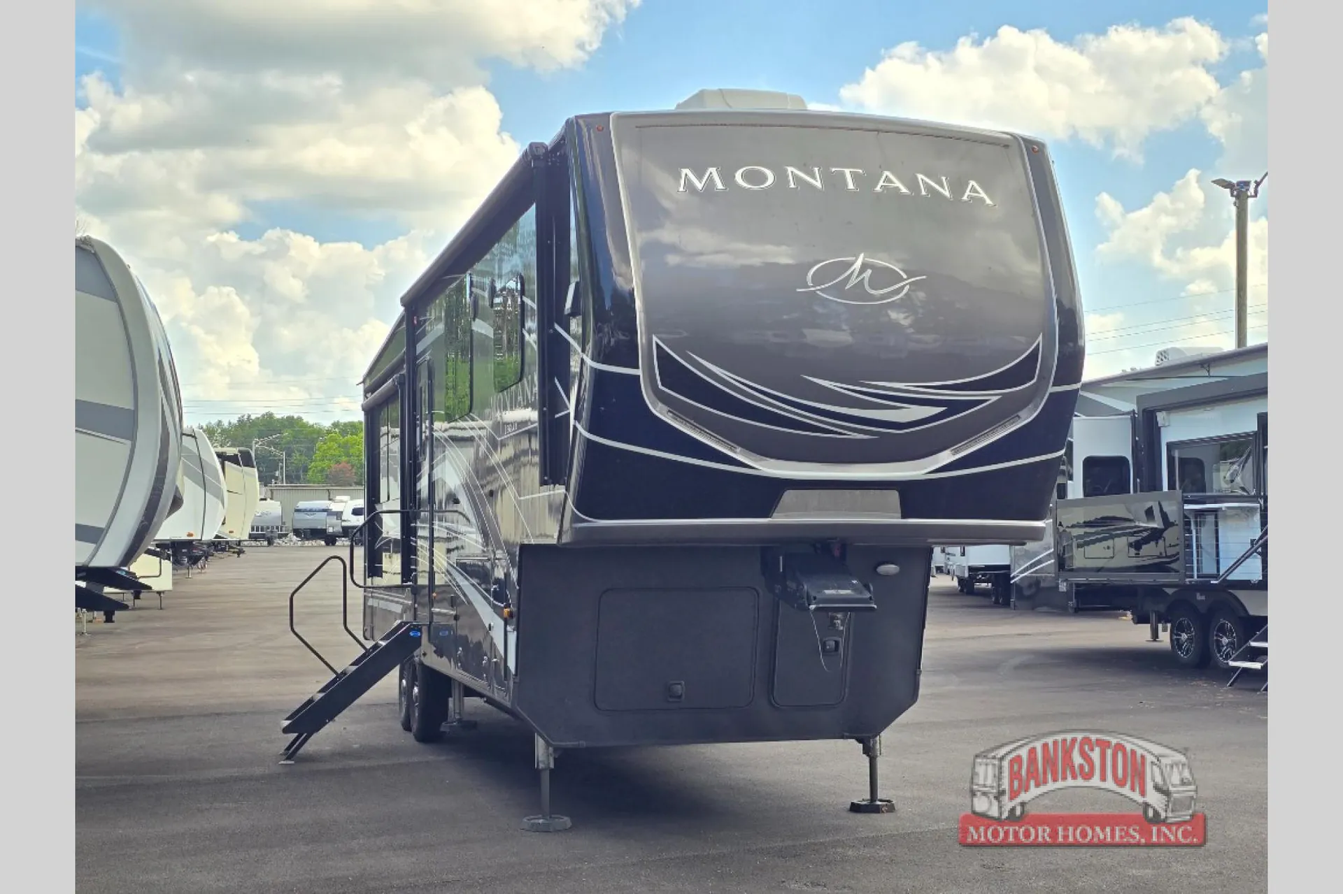 2022 Keystone Montana 3231CK - Photo 2