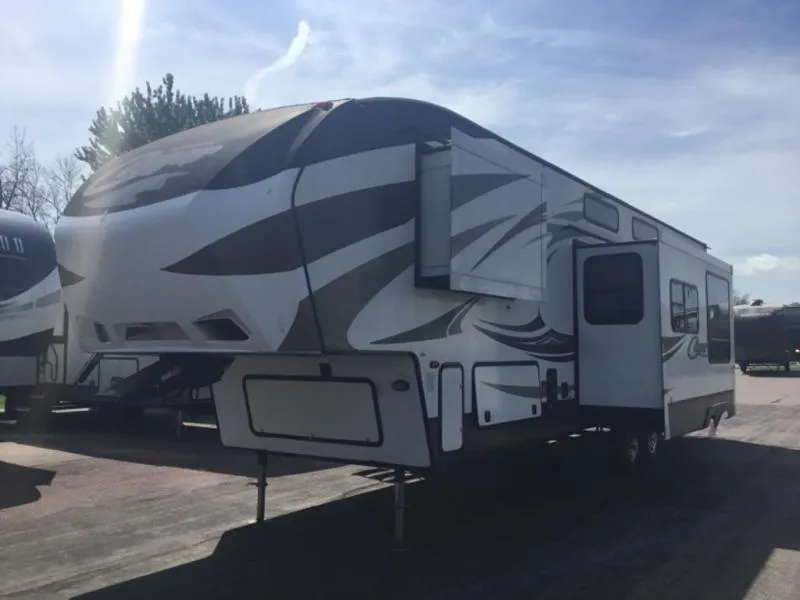 2014 Keystone RV Cougar 334RDB - Photo 2