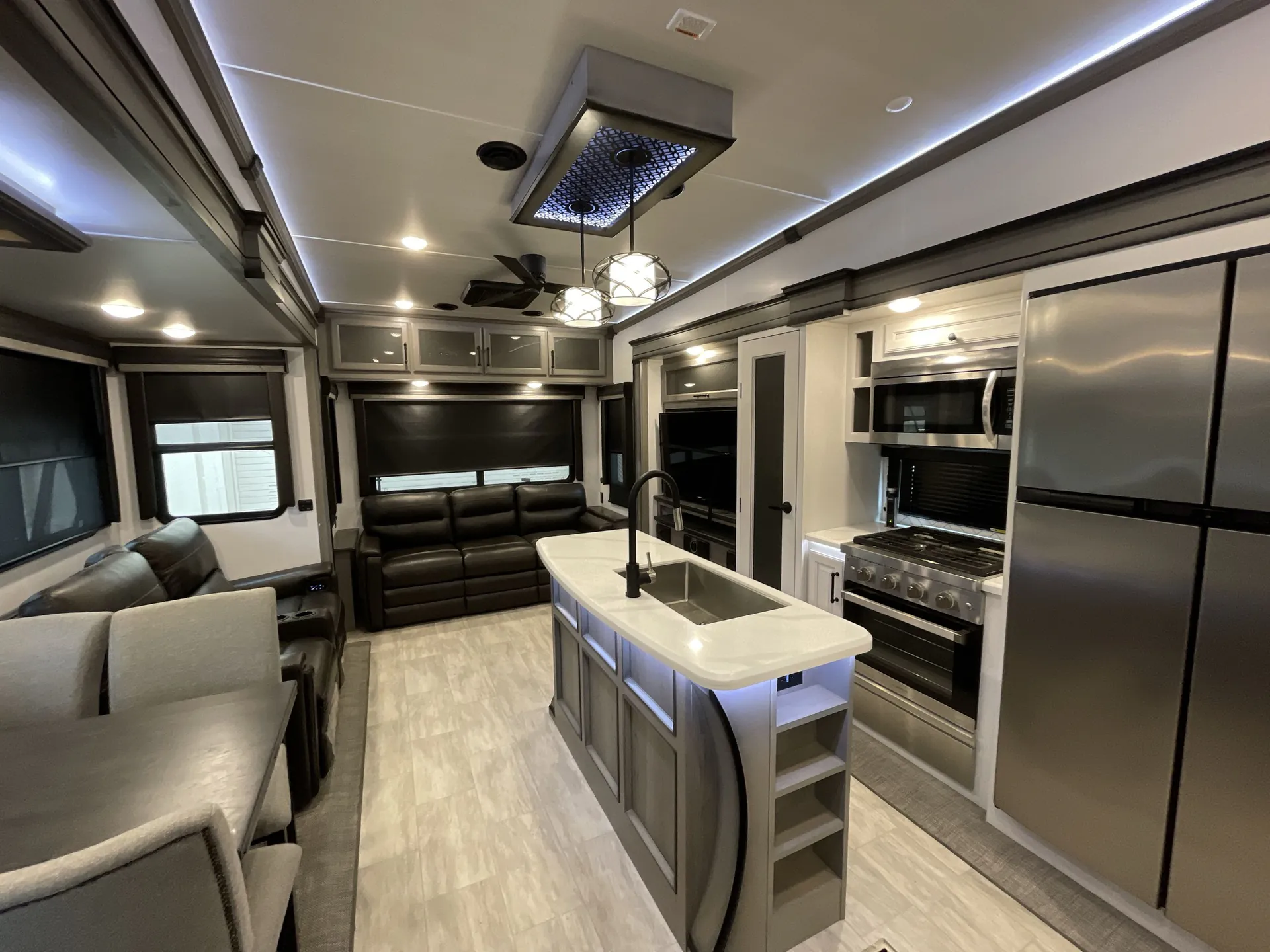 2023 Keystone Montana 3857BR — living area main