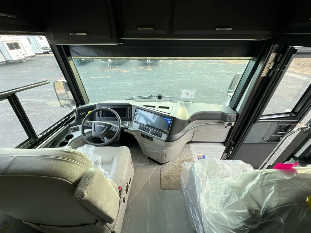 2025 Newmar New Aire 3549 - Photo 4