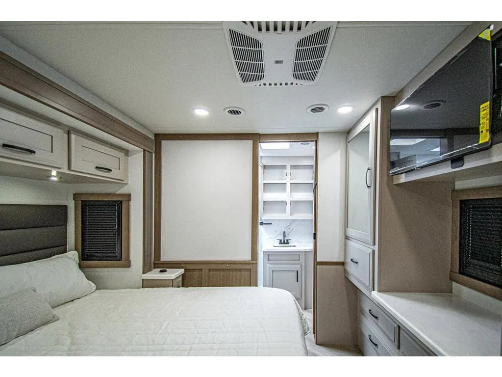 2027 Entegra Coach Emblem 36U, Photos photo 28