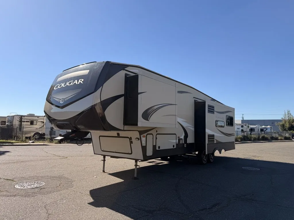 2018 Keystone Cougar 338RLK - Photo 2