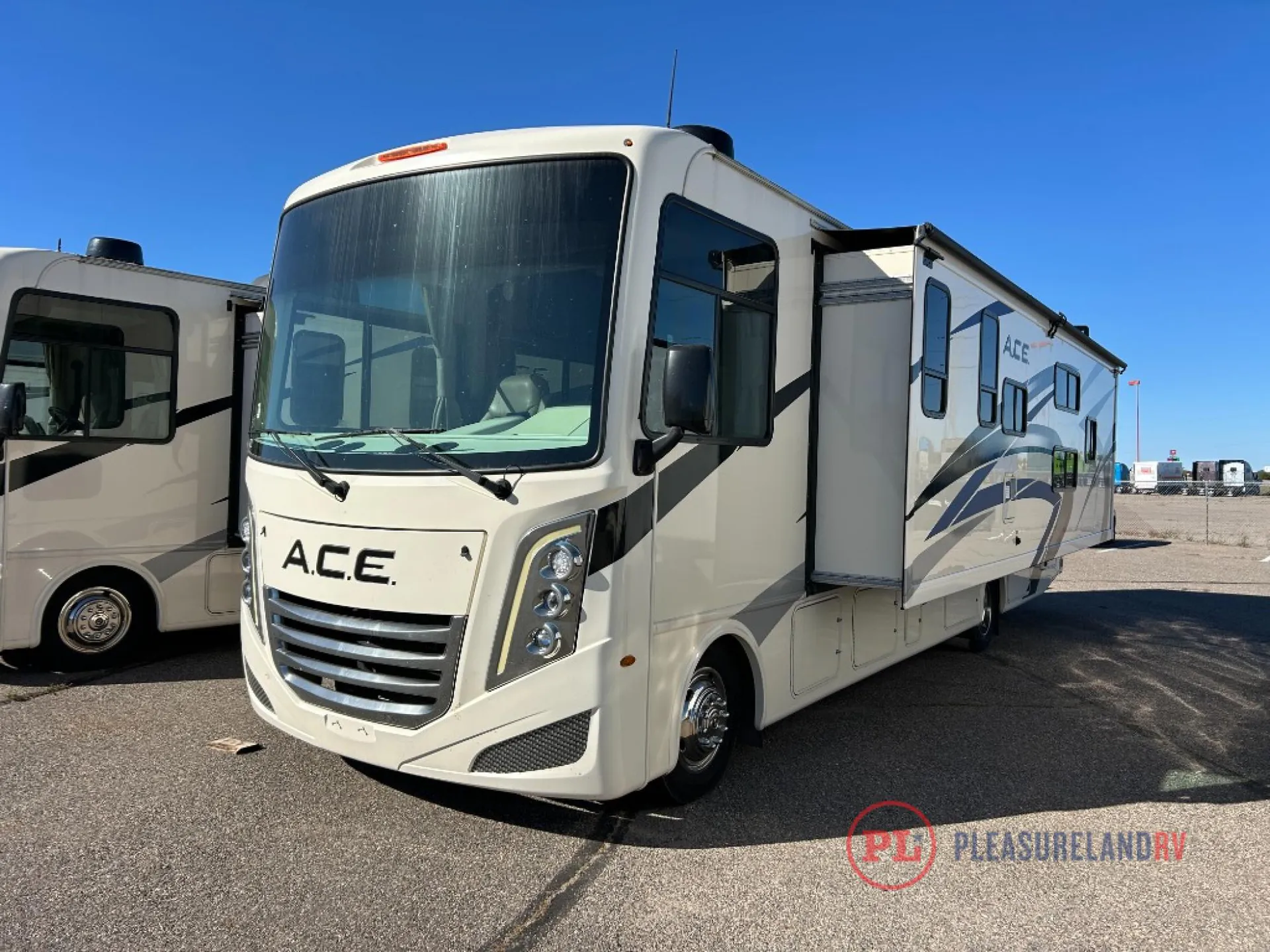 2023 Thor Motor Coach ACE 32B - Photo 3
