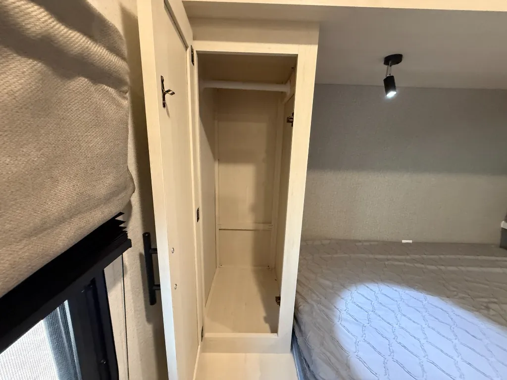 2027 Coachmen American Spirit DLX 5320BEDS - Photo 4