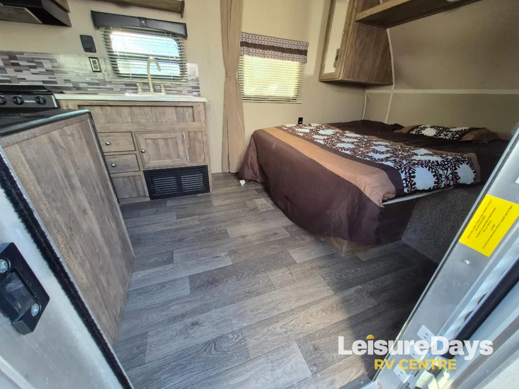 2018 Palomino Puma XLE Lite 22RBC, Photos photo 6