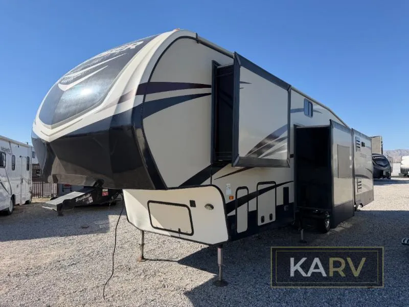 2018 CrossRoads RV Cruiser 347MD - Photo 2