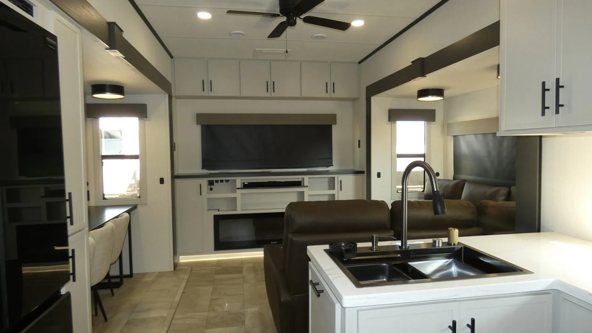 2026 Prime Time RV Sanibel 34LOUNGE - Photo 3