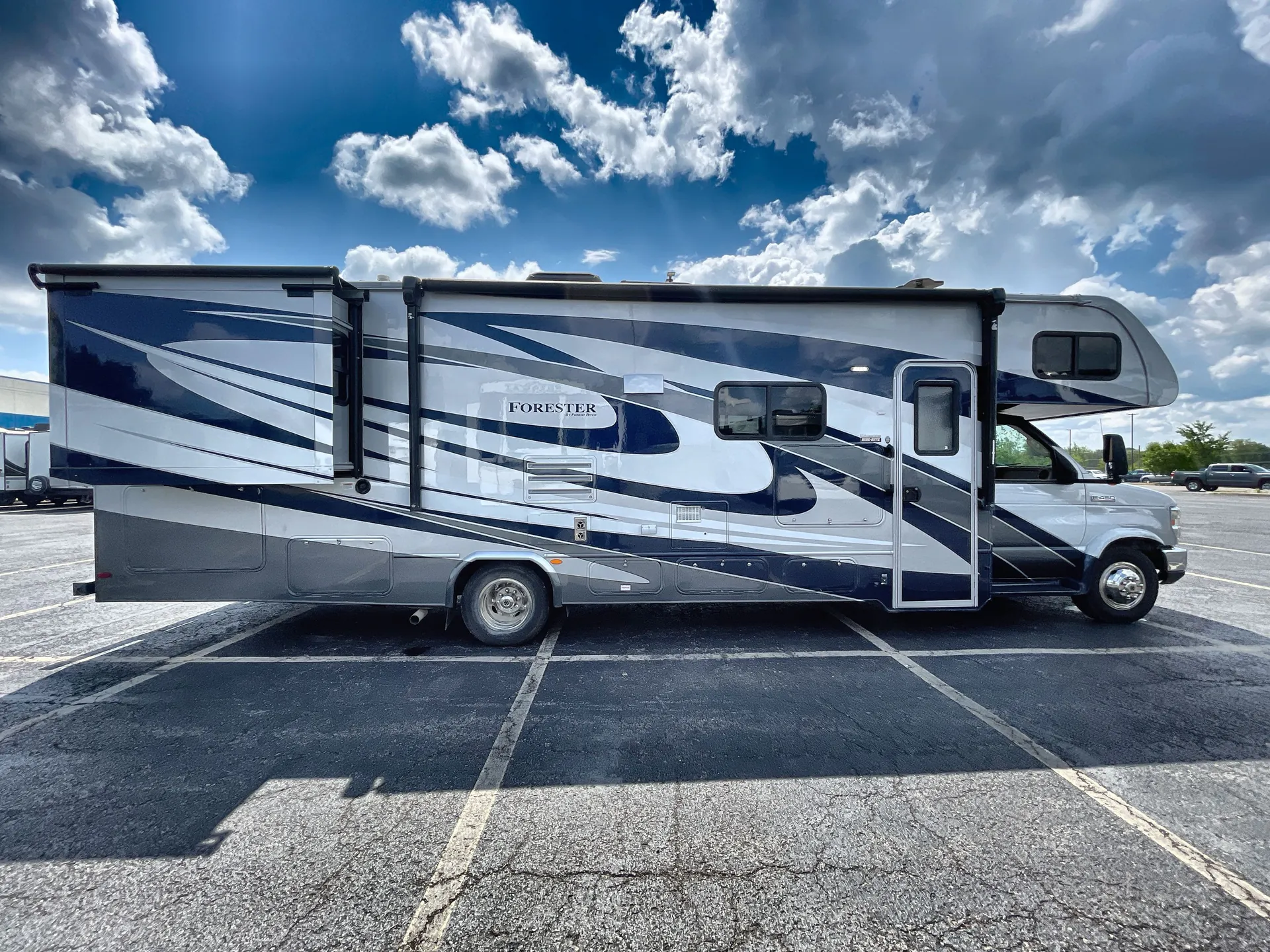 2019 Forest River Forester 3011DS — campside
