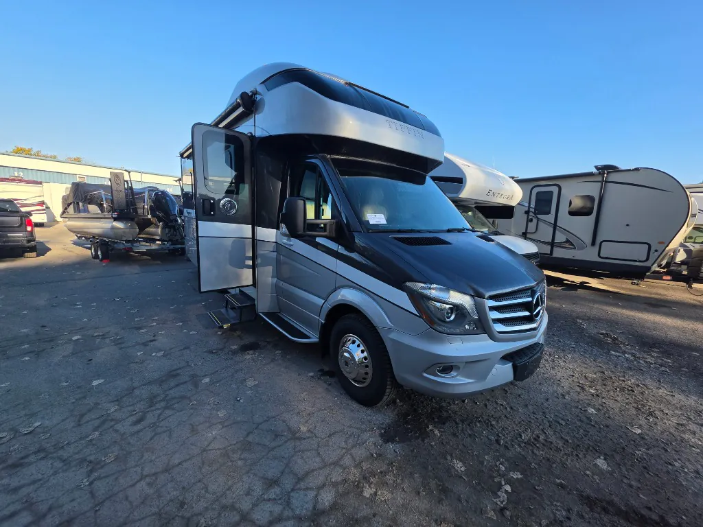2019 Tiffin Wayfarer 24 TW