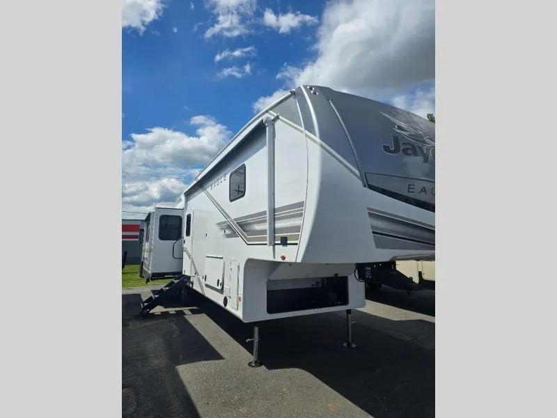 2027 Jayco Eagle 335LSTS - Photo 2