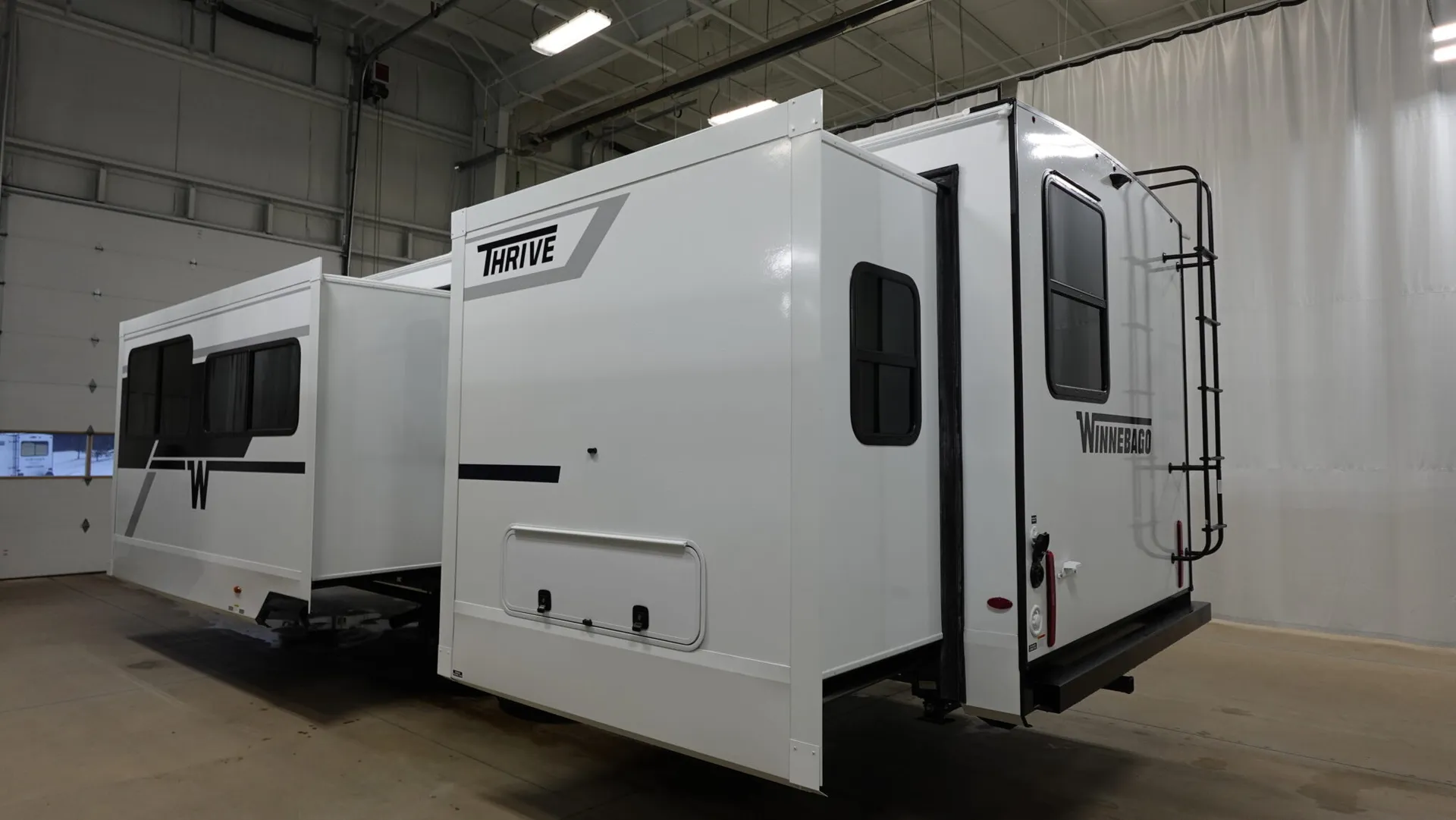 2026 Winnebago Thrive 26FKD - Photo 4