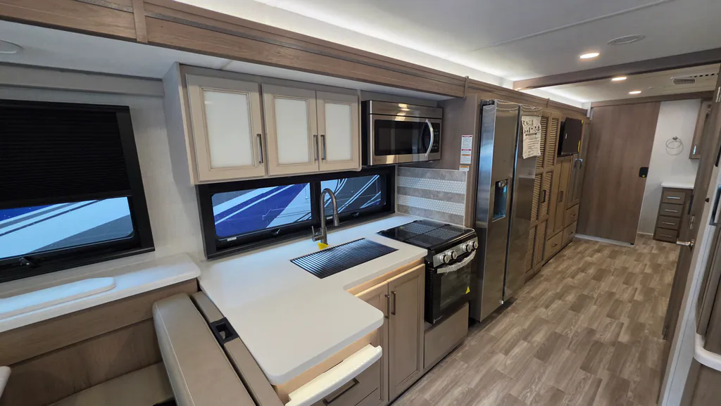 2027 Thor Motor Coach Windsport 36H, Photos photo 6