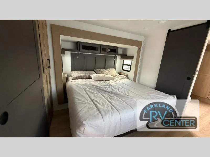 2026 Forest River Rockwood Signature 401SFB - Photo 4